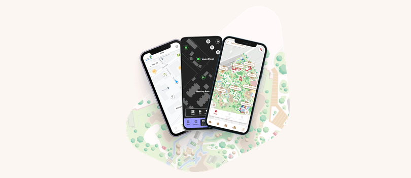 Drei ATMINA-Apps mit Karten auf Smartphones